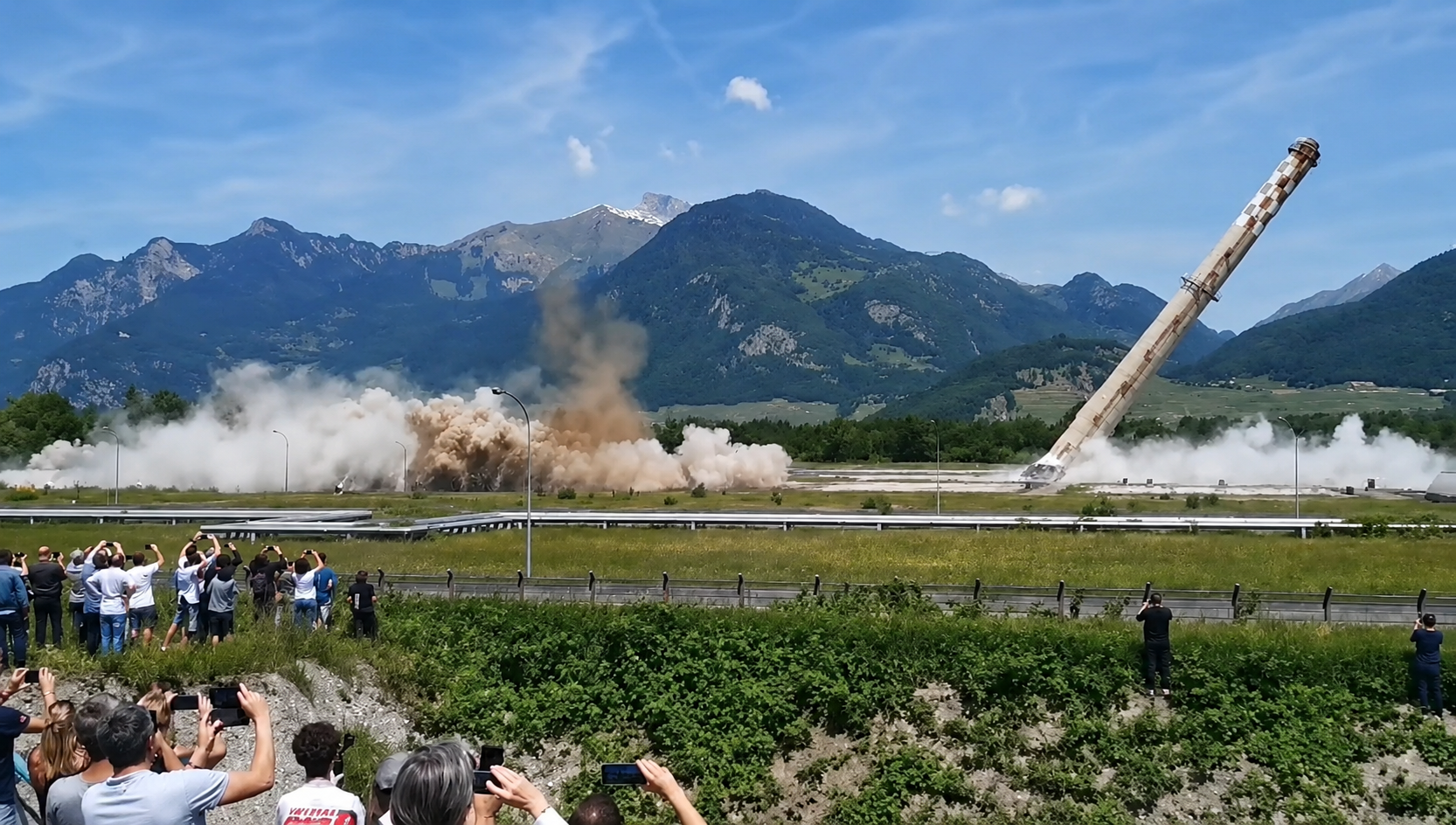 Destruction des cheminées de Tamoil : Le visage du Chablais a changé